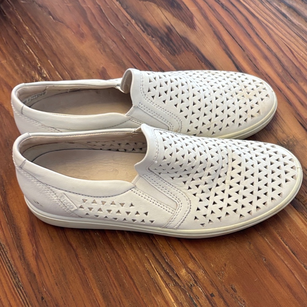 Ecco Women's White Slip-On Flats